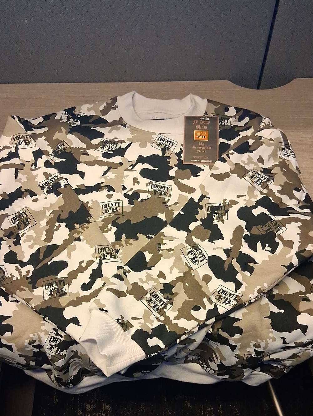 Men’s Camo Crewneck Sweatshirt - White & Tan